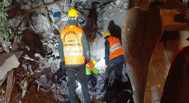Deprem bölgesine giden Gedizli ekipler çalışmalara başladı