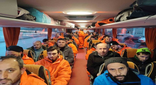 Deprem bölgesine takviyeler sürüyor