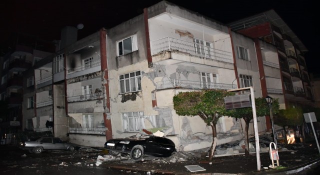 Deprem Hatayda da yıkıma neden oldu