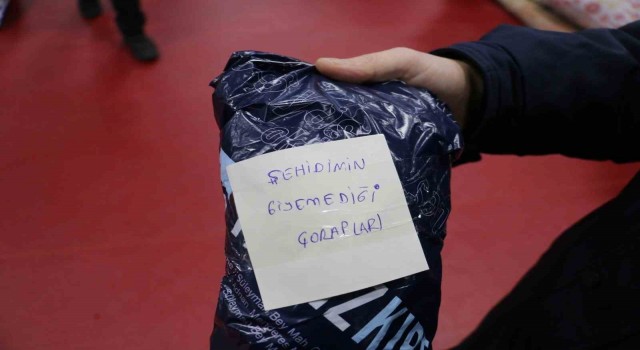 Deprem yardım kampanyasında Yalovadan duygulandıran notlar: “Şehidimin giyemediği çorapları”