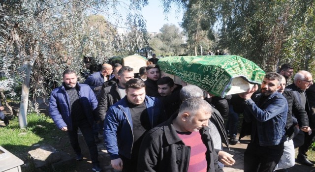 Depremde enkaz altında kalan baba oğul Cizrede gözyaşları arasında defnedildi
