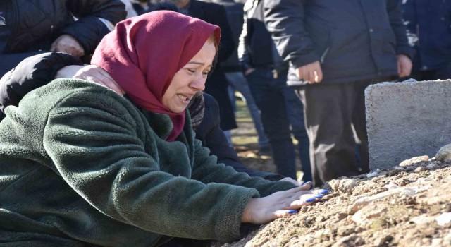 Depremde hayatını kaybeden 3 vatandaş Mardinde toprağa verildi