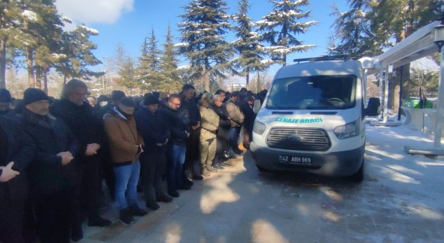 Depremde hayatını kaybeden 8 kişi Konyada defnedildi