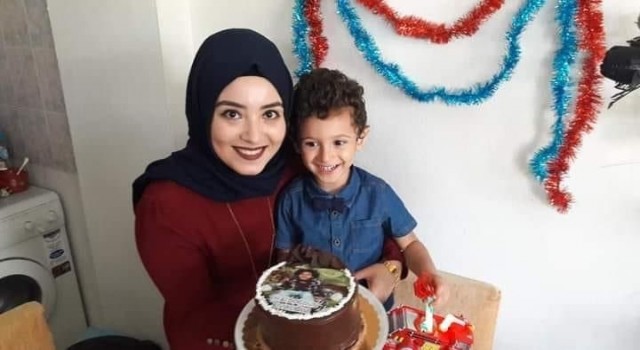 Depremde hayatını kaybeden anne ve oğlu Fethiyede toprağa verildi