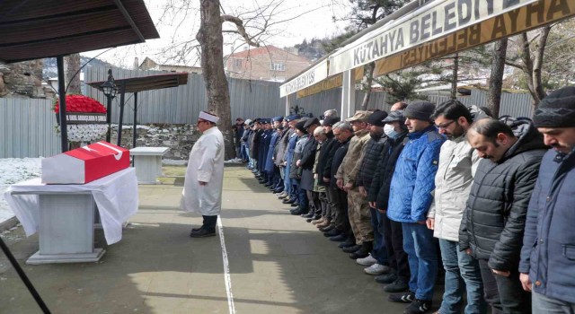Depremde hayatını kaybeden astsubay memleketi Kütahyada toprağa verildi