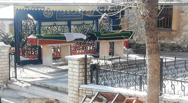 Depremde hayatını kaybeden baba ve kızı Emette toprağa verildi