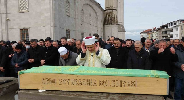 Depremde hayatını kaybeden diş teknisyeni Orduda toprağa verildi