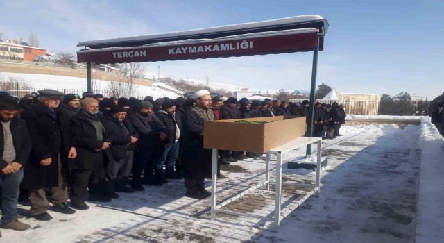 Depremde hayatını kaybeden Güzel, Tercanda toprağa verildi