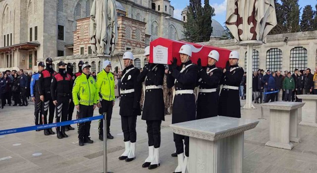 Depremde hayatını kaybeden polis memuru son yolculuğuna uğurlandı