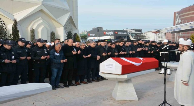 Depremde hayatını kaybeden polis memuru Sultanbeylide toprağa verildi