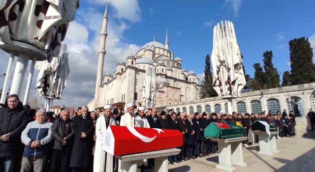 Depremde hayatını kaybeden uzman çavuş ve oğlu İstanbulda defnedildi