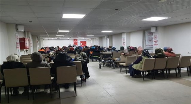 Depremde hayatını kaybedenler için hatim duası yapıldı