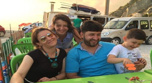 Depremde ölen anne, baba ve 2 çocukları Amasyada defnedildi