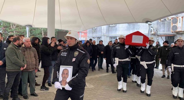 Depremde ölen Başkomiser ve eşi Çorluda ebediyete uğurlandı