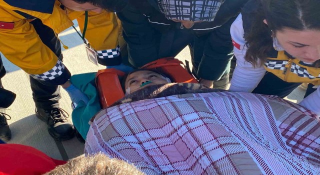Depremin 248. saatinde enkazdan çıkarılan Aleyna Ölmez, Ankaraya sevk edildi