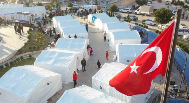 Depremin 6ncı gününde Hatayda yaralar sarılmaya devam ediyor
