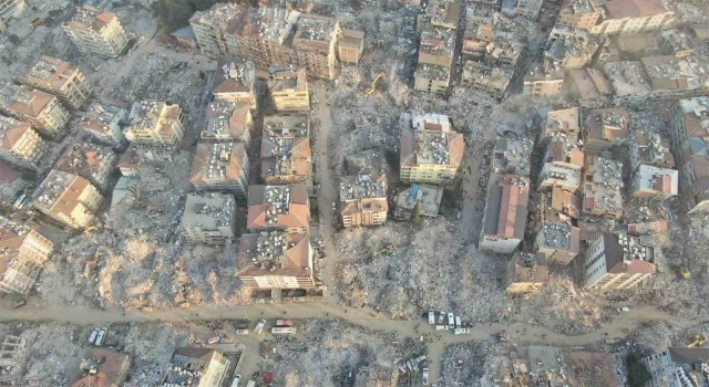 Depremin 8inci gününde harabeye dönen Hataydaki yıkım havadan görüntülendi