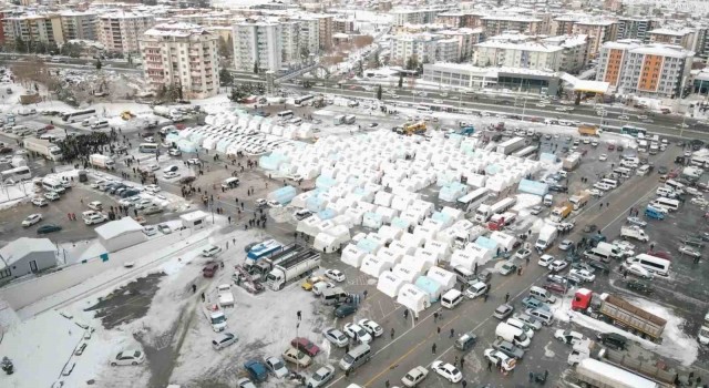 Depremin ardından Malatyada yaralar sarılıyor