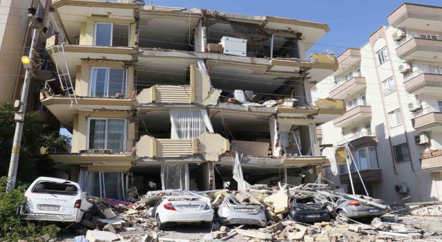 Depremin İskenderunda geride bıraktığı acı tablo