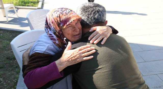 Depremin simge görüntüsü olmuştu: Ağlatan buluşma