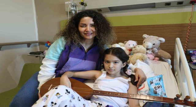 Depremin simgesi Yağmurun en büyük hayali gerçekleşti, sanatçı Deniz Toprak ile düet yaptı