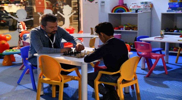 Depremzede çocuklar oyunun gücüyle iyileşiyorlar