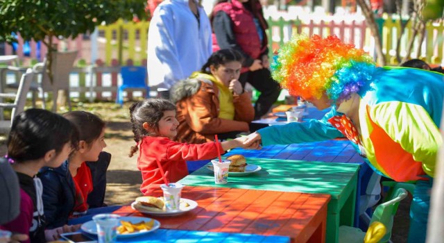 Depremzede çocuklar Teneffüs Parkta ağırlandı