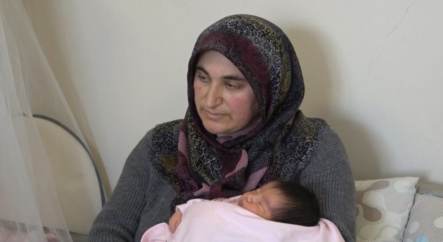 Depremzede kadın Muşta doğum yaptı