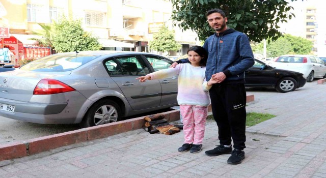Depremzede küçük Zeynepin bisikletini çaldılar