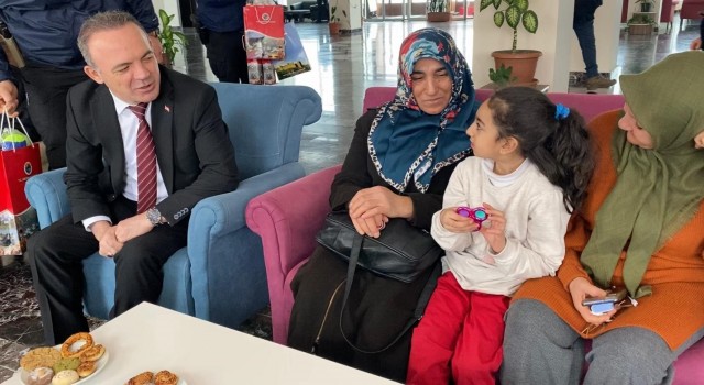Depremzedeler Ardahanda üniversite sosyal tesislerine yerleştirildi