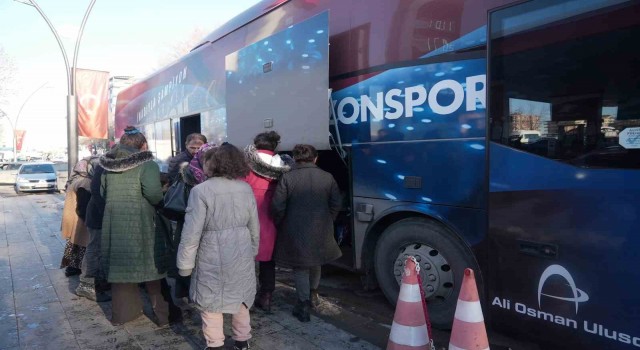 Depremzedeler Trabzona getirildi