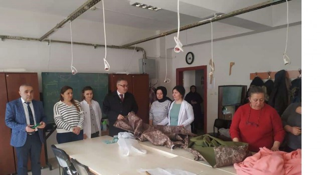 Depremzedelere uyku tulumu üretimine başlandı