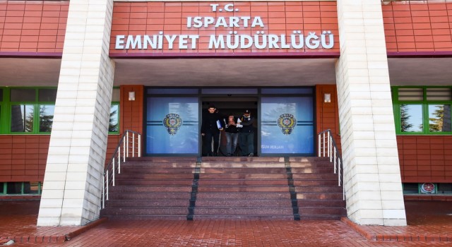 Depremzedeleri sahte kiralık ev ilanıyla dolandıran zanlı tutuklandı