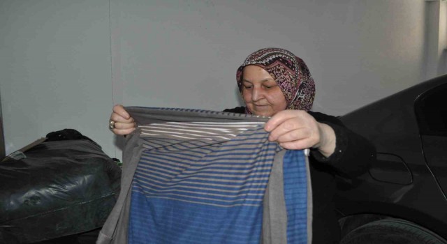 Depremzedelerin yaralarını el birliğiyle sarıyorlar