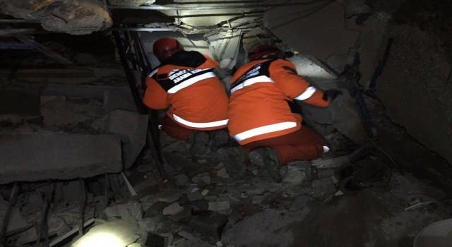 DİSAK sismik cihazlarla arama-kurtarma faaliyetlerini yürütüyor