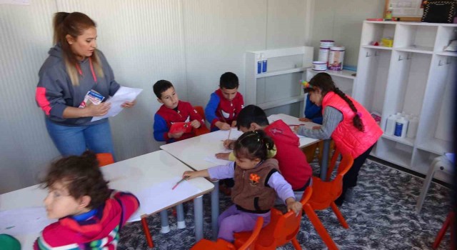 Diyarbakırda depremzede çocuklara mini eğitim kampüsü kuruldu