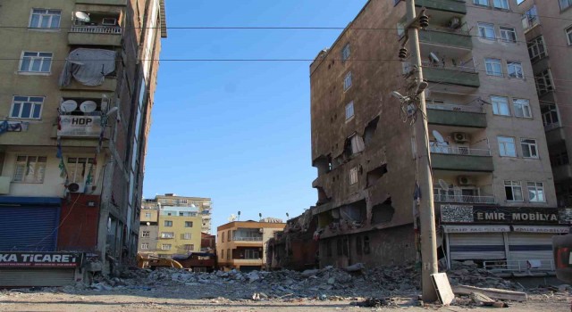 Diyarbakırda Dündar Apartmanının enkazında çalışmalar tamamlandı