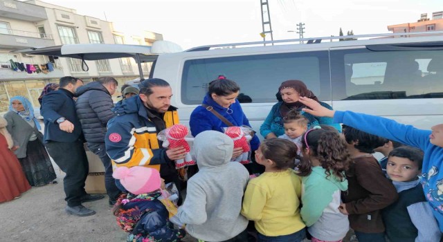 Diyarbakırlı sağlıkçılar, Adıyamandaki depremzede çocukları unutmadı