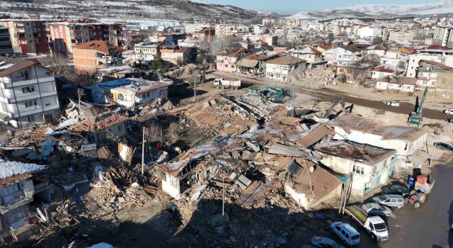 Doğanşehirde yaralar sarılıyor