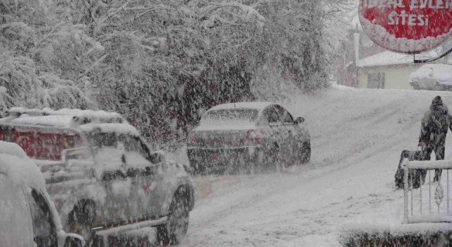 Doğu Karadenizde kar nedeniyle bin 210 köy ve mahalle yolu kapandı