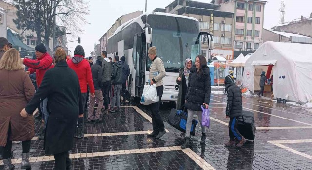 Düzce depremzedelere kapılarını açtı