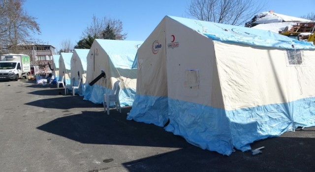 Düzceden deprem bölgesine 7 bin çadır