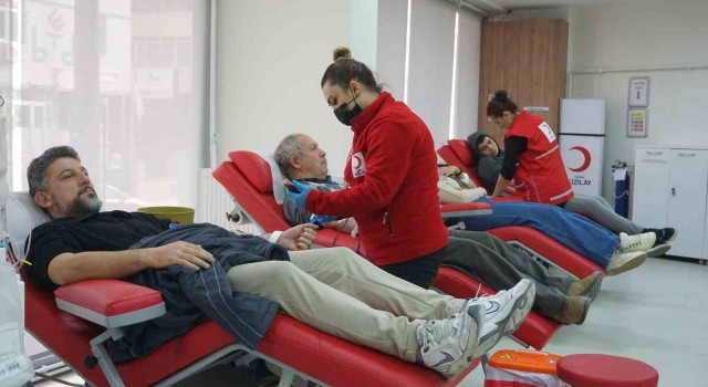 Edirnede Kan Bağış Merkezi hafta sonu 11.00-18.00 saatleri arasında açık olacak