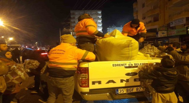 Edremit Belediyesi ekipleri deprem bölgesine ulaştı