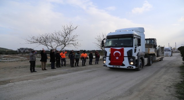 Edremit Belediyesi yaraların sarılması için seferber oldu