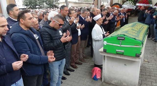Edremit Esnaf Kredi ve Kefalet Kooperatifi Başkanı Mustafa Alparslan son yolculuğuna sevenlerinin gözyaşları ile uğurlandı