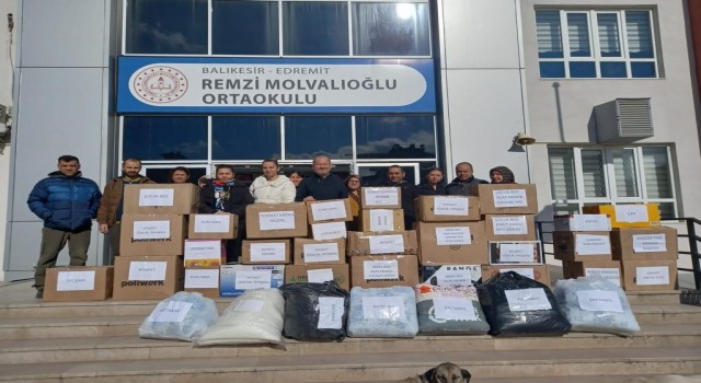 Edremitte okullar deprem yardım çalışmalarına katılıyor