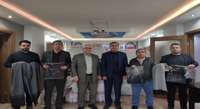 Eğitim Bir Senden deprem bölgesine kaşkol ve panço yardımı