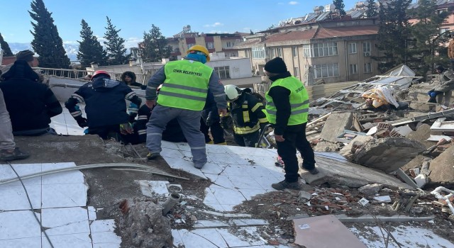 Ekipler 41 saat sonra küçük Yağmura ulaştı