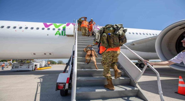 El Salvadordan Türkiyeye 100ü aşkın arama kurtarma personeli gönderildi